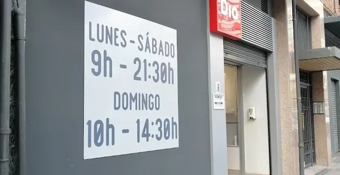 Dia en Calle Isla de Tavira 20, Madrid