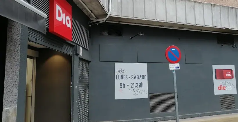 Dia en Calle Oña 123, Madrid