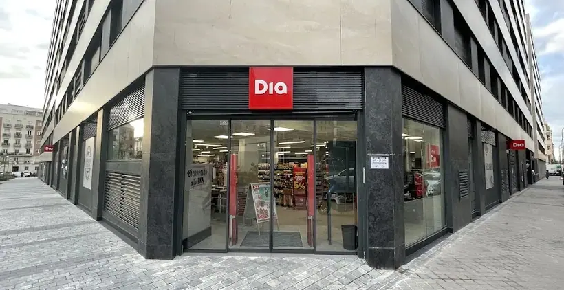 Dia en Calle Raimundo Fernandez Villaverde 50, Madrid