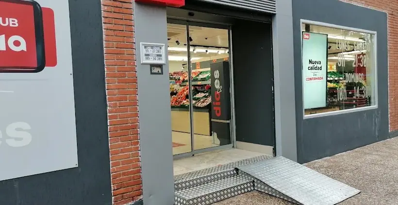 Dia en Calle Ramon Perez de Ayala 54, Madrid