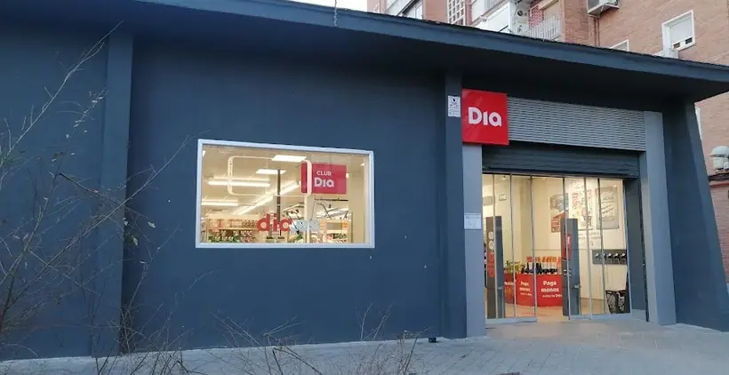 Dia en Calle Torrelaguna 1, Madrid