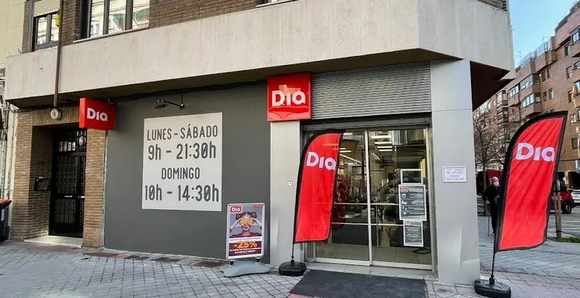 Dia en Calle Víctor Andrés Belaunde 18, Madrid