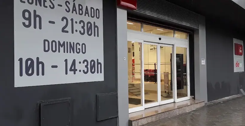 Dia en Calle Villacarlos 19, Madrid
