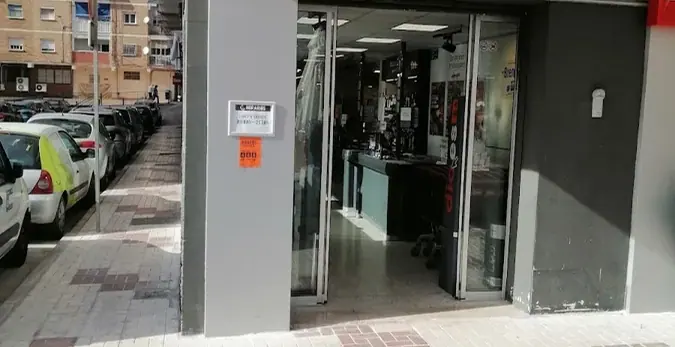 Dia en Calle Mirarosas 14, Málaga