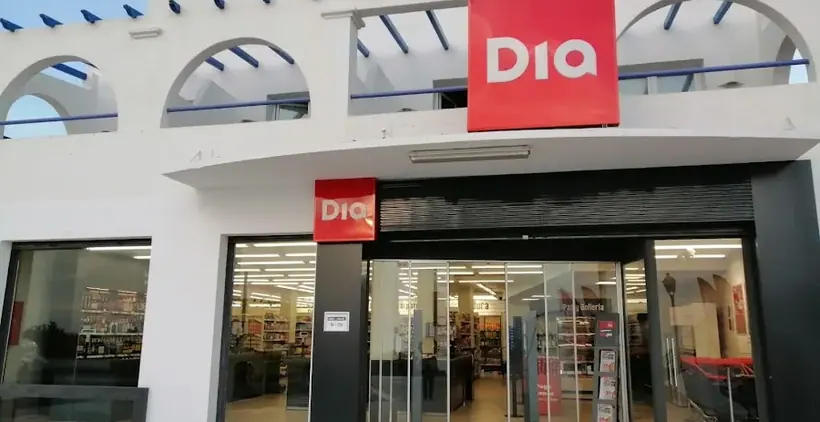 Dia en Calle Málaga, Esq. Ctra.carboneras 1, Mojácar