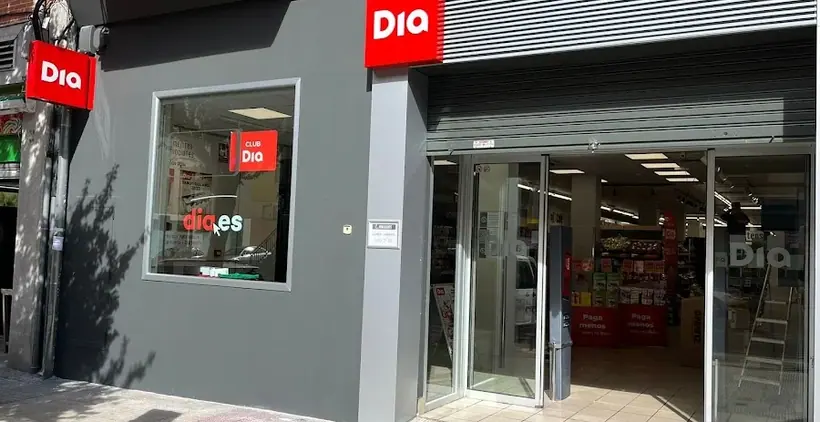 Dia en Calle Real 50, Noáin