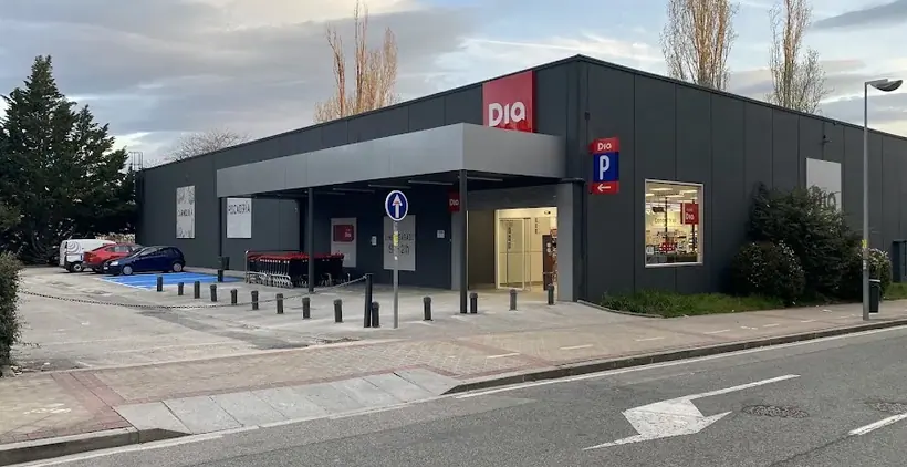 Dia en Calle Señorio de Echalaz 3, Pamplona