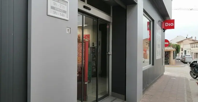 Dia en Calle Fernando Moline 43, Puebla de Alfindén