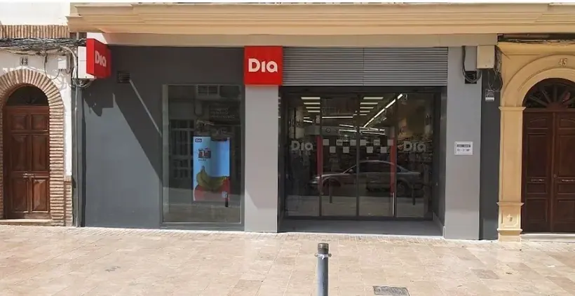 Dia en Avenida Manuel Reina 45, Puente Genil
