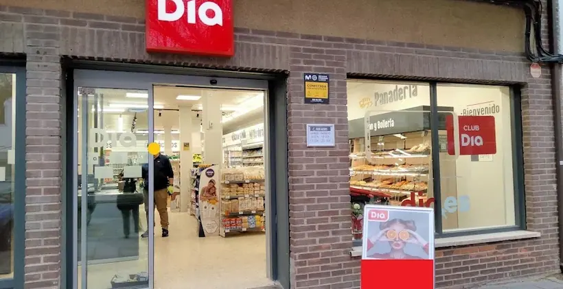 Dia en Calle Paseo de los Platanos 31, Riópar