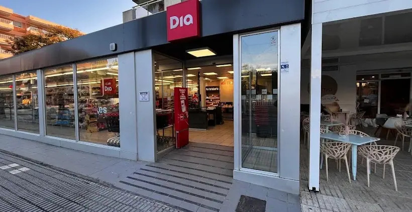 Dia en Calle Barcelona/esquina Carrilet 7, Salou
