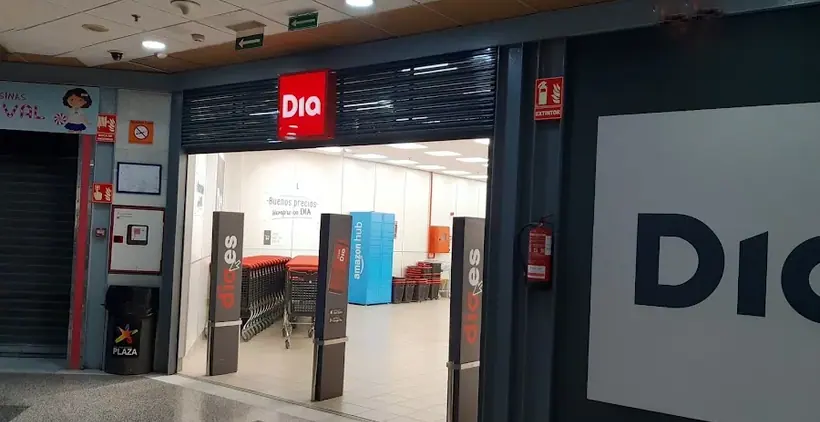 Dia en Avenida Almirante Leon Herrero Nº 17 Centro Comercial Plaza, San Fernando