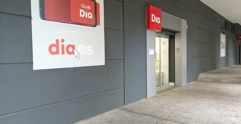 Dia en Avenida Alcalde Luis Uruñuela 11, Sevilla