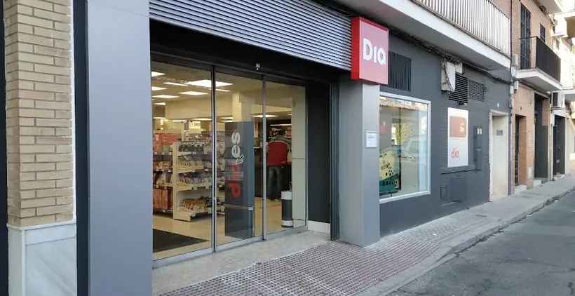 Dia en Calle Pamplona 66, Sevilla