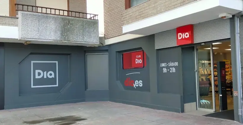 Dia en Avenida De los Derechos de la Infancia 3, Suances