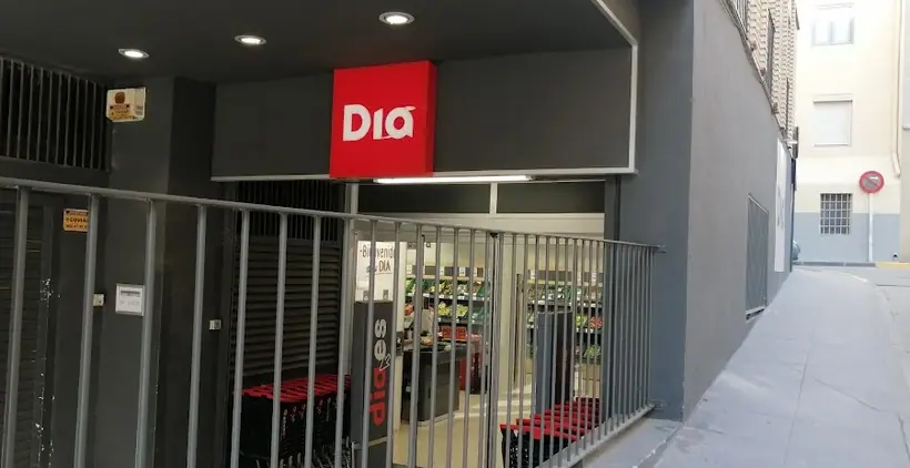 Dia en Plaza España 2, Tauste
