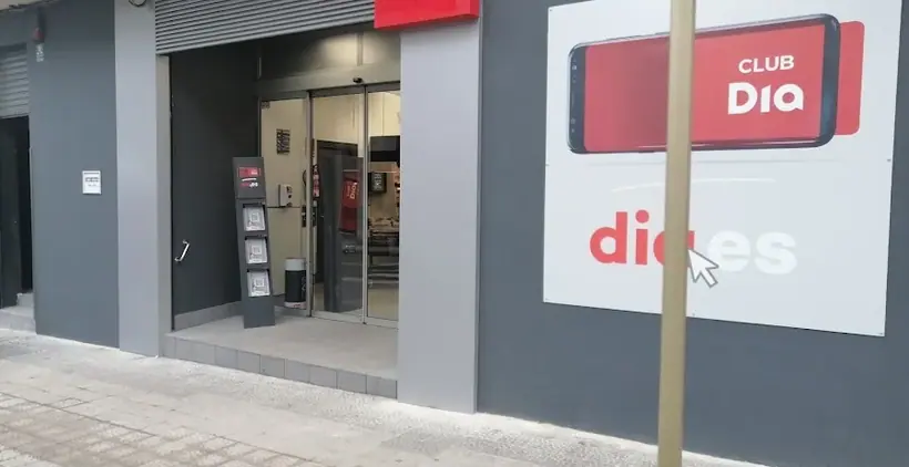 Dia en Calle Julian Ceballos 25, Torrelavega