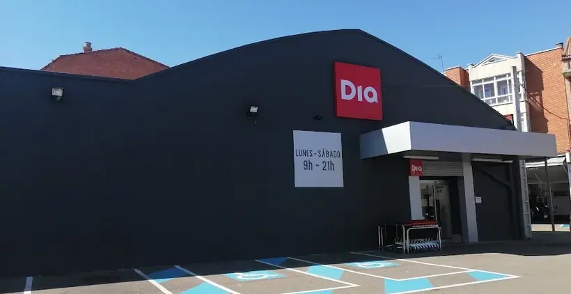 Dia en Calle Industrias 2-4, Villaquilambre