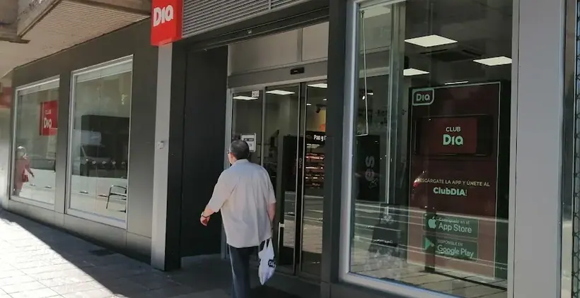 Dia en Avenida Compromiso de Caspe 17, Zaragoza