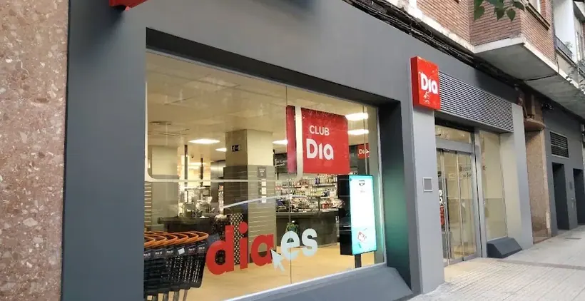Dia en Avenida Compromiso de Caspe 56, Zaragoza