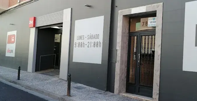 Dia en Calle La Coruña 80, Zaragoza
