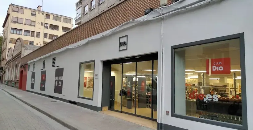 Dia en Calle Miguel Allué Salvador (ps la Mina) 5, Zaragoza