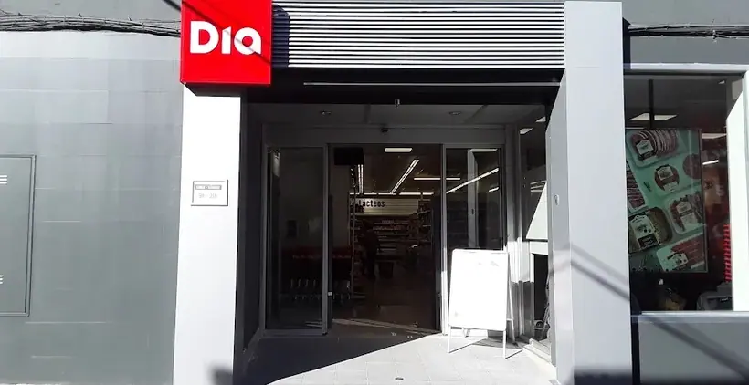 Dia en Calle Miguel Artigas 15, Zaragoza