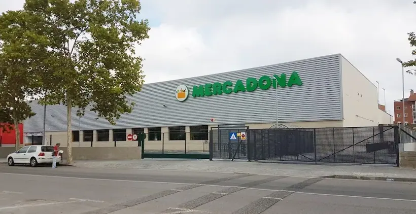 Mercadona en Avenida Apel.les Mestres, 103, El Prat de Llobregat