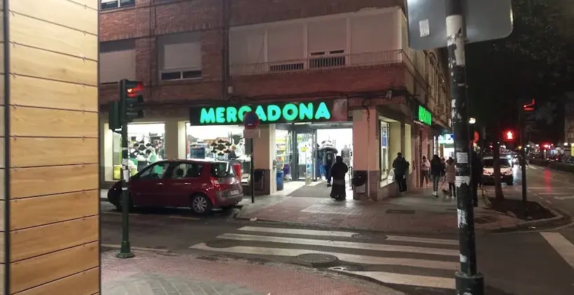 Mercadona en Camino de Ronda, 178, Granada