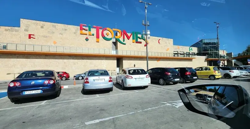 IKEA en Calle C. El Tormes - Avenida Salamanca, Santa Marta de Tormes