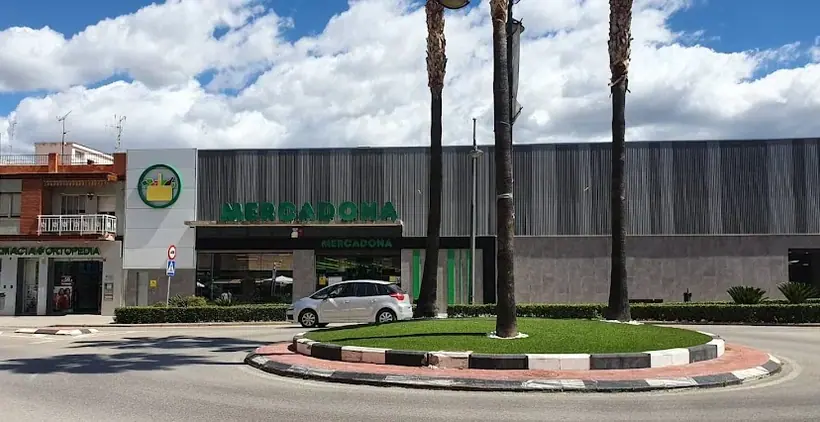 Mercadona en Calle Poeta Llorente, 157, La Pobla de Vallbona