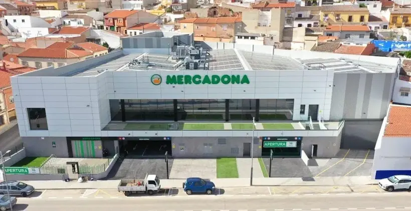 Mercadona en Avenida de la Constitución, 149, La Solana