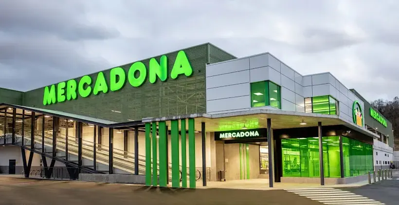 Mercadona en Avenida de Gandhi, 6, La Zubia