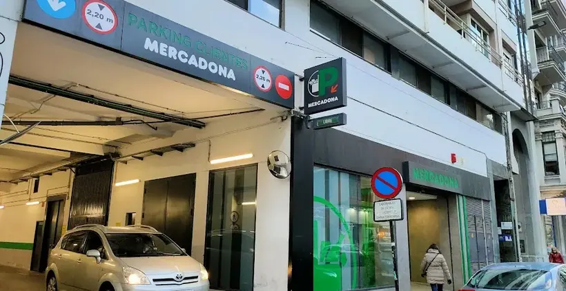Mercadona en Avenida Padre Isla, 23, León