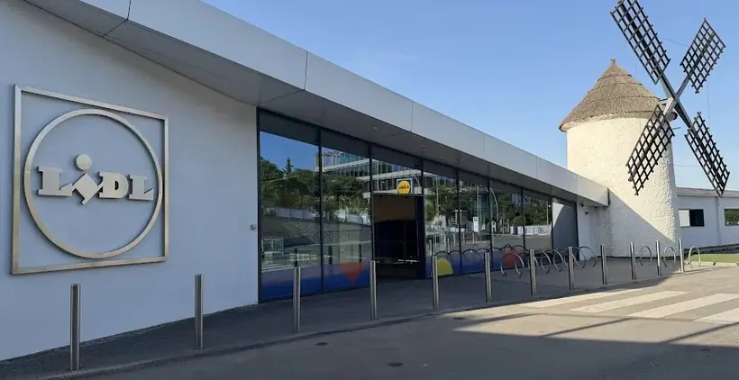 Lidl en Avenida Països Catalans, 89, Esplugues de Llobregat