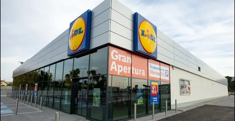 Lidl en Avenida Jesús Navarro Jover s/n, Novelda