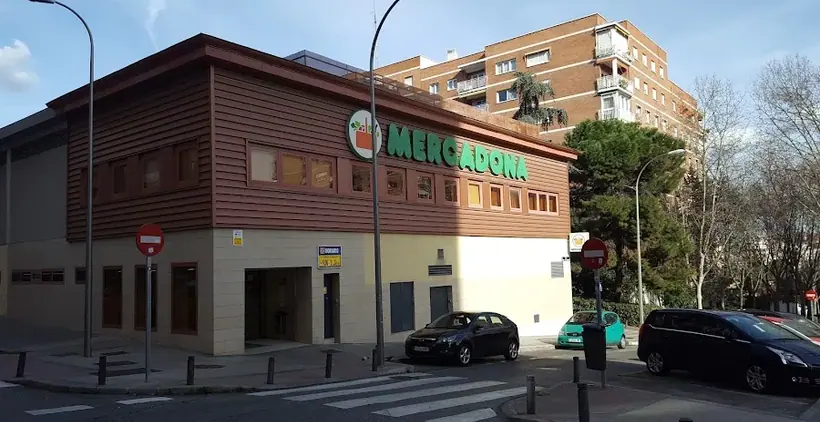 Mercadona en Plaza Reyes Magos, Madrid
