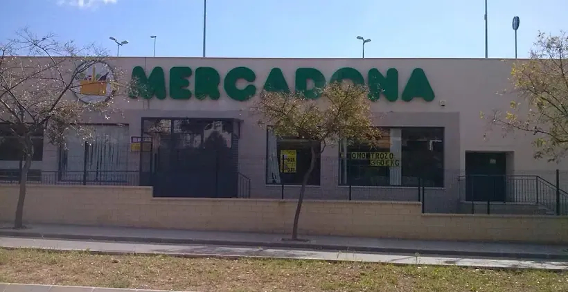 Mercadona en Avenida Arquitecto Luís Bono, 17, Málaga