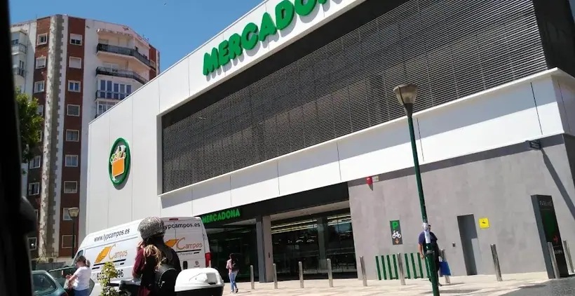 Mercadona en Avenida Santa Rosa de Lima, 20, Málaga