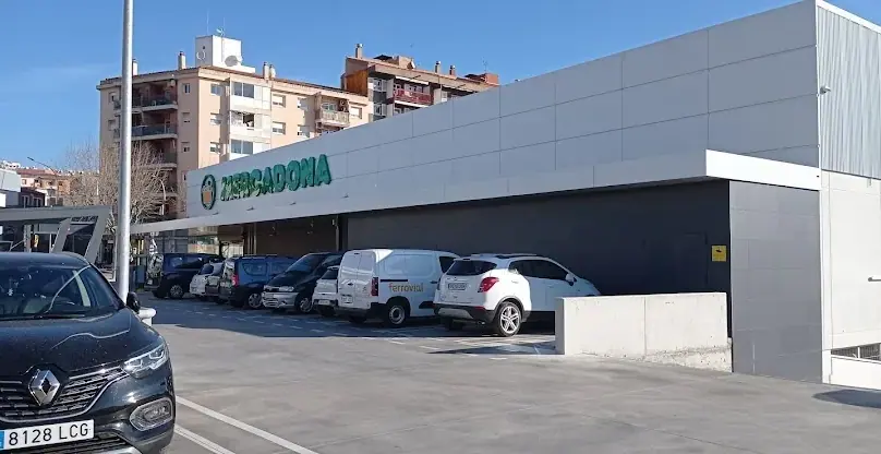 Mercadona en Calle Alfonso X el Sabio, 114, Mataró