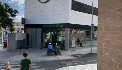 Mercadona Calle los Cincuenta, 46, Alicante