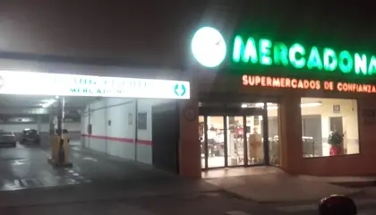 Mercadona Calle Vistahermosa, 44, Almendralejo
