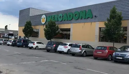 Mercadona Avenida de la Farga, 40, Banyoles