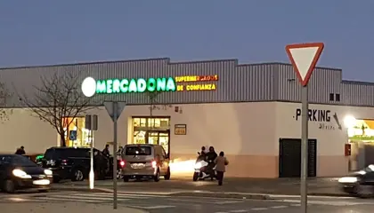 Mercadona Avenida Pozo de la Nieve, 8, Cáceres