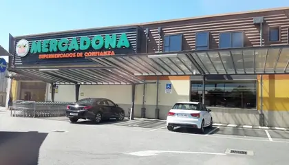 Mercadona Avenida de Vilariño, 103, Cambados