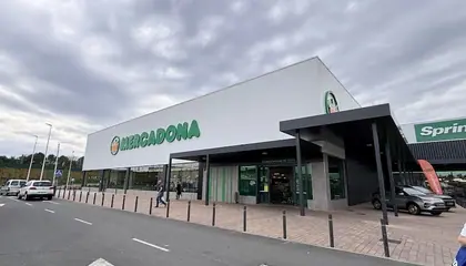 Mercadona Avenida a Revolta, 19, Carballo