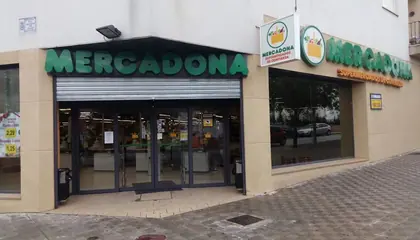 Mercadona Avenida Dr. Villa Díaz, 4, Carmona