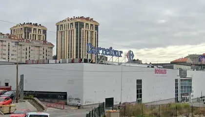 Carrefour Ronda de Outeiro, 419, esquina Carretera de los Fuertes, A Coruña