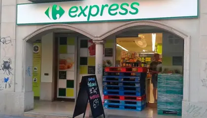 Carrefour Express Avinguda Martí Pujol, 27, Badalona