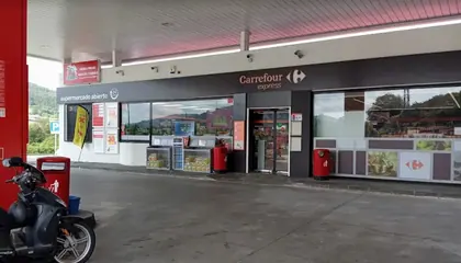 Carrefour Express A-8, Pk. 347,5. Dirección Santander., Junto a la Estación Cepsa, Colunga